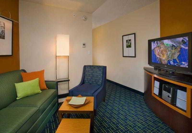 Fairfield Inn & Suites By Marriott Oklahoma City Nw Expressway/Warr Acres Exterior photo